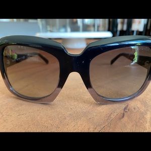 Black Chanel gradient sunglasses. Fabulous!